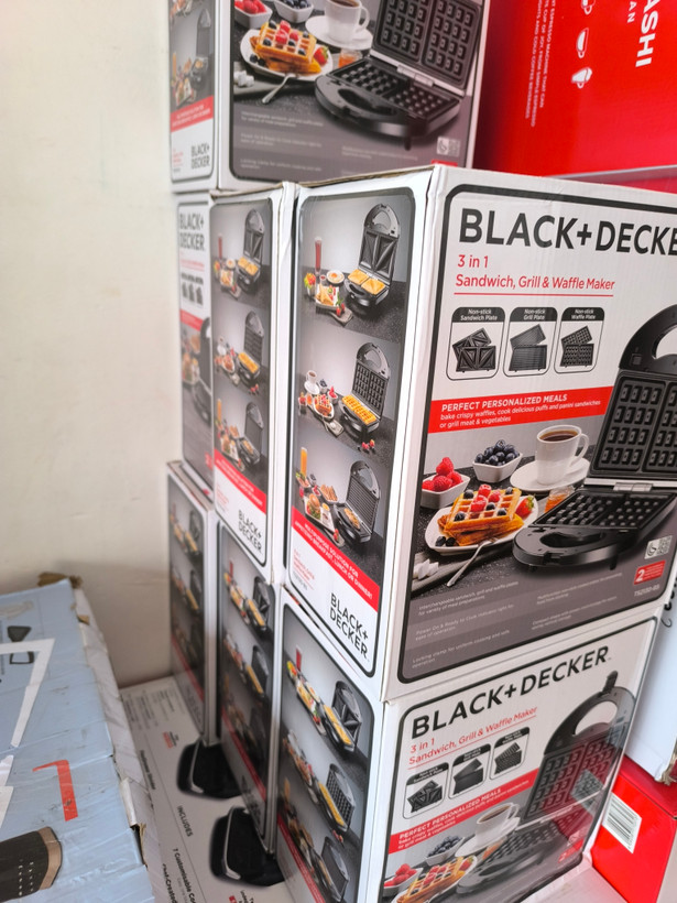 ساندویچ ساز بلک اندیکر TS2130-B5