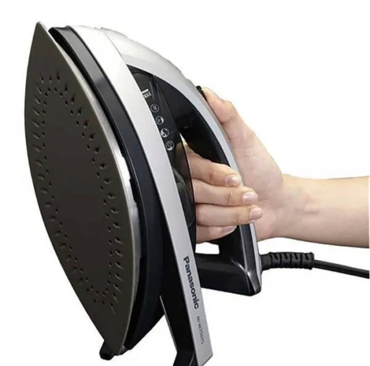 اتو بخار پاناسونیک مدل NI-JW670
